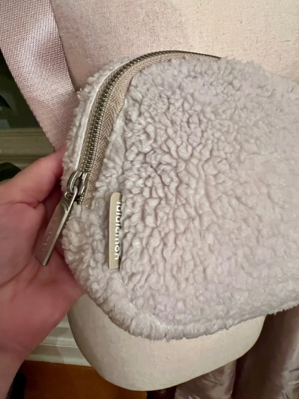 GUC Lululemon Everwhere Belt Bag in Ivory Beige Fleece